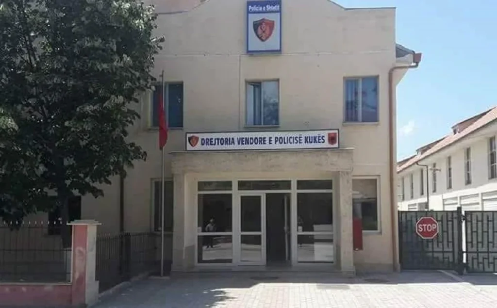 Kukës/ Sherr me thika, dy të rinjtë tentojnë të vrasin njëri-tjetrin