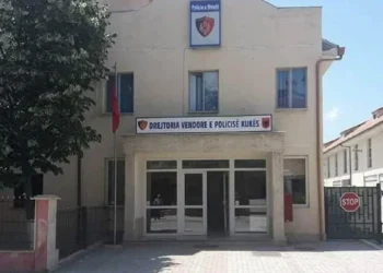 Kukës/ Sherr me thika, dy të rinjtë tentojnë të vrasin njëri-tjetrin