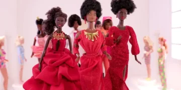 Barbie rikthehet në ekran, tregohet historia e kukullës me ngjyrë