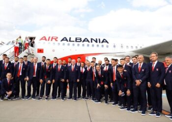 Euro 2024/ Kombëtarja mbërrin në Gjermani