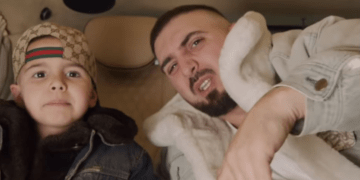 Gjiko sjell këngë hip-hop me djalin e tij 5 vjeçar, Zërin
