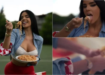 Tifozja më seksi kopjon shqiptarët, ja ç’bëri Ivana Knoll para takimit Kroaci-Itali