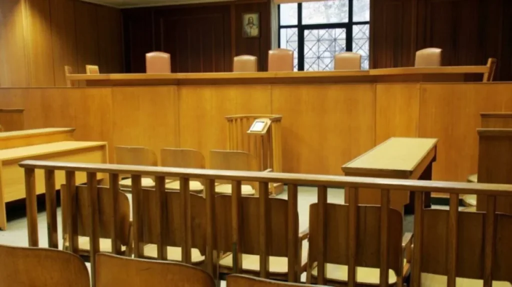 Dhunoi partneren me shufra hekuri, dënohet me burg 46-vjeçari shqiptar në Greqi
