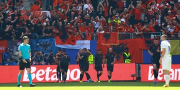 Sjellja e tifozëve kuqezi gjatë ndeshjes Kroaci-Shqipëri, UEFA gjobit sërish FSHF-në