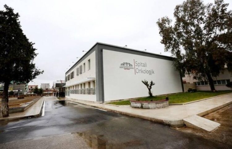 Skandali te Onkologjiku/ Të mërkurën protestë para Ministrisë së Shëndetësisë