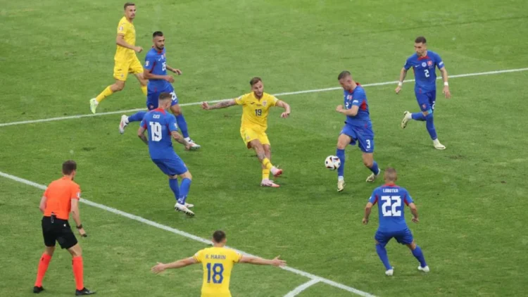 Pjesa e parë pa gola, Sllovaki-Rumani, të dyja një hap larg kualifikimit