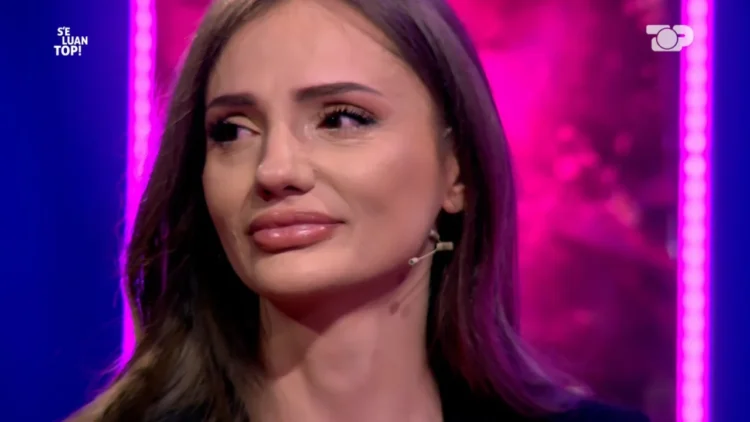 “Bota u shemb”/ Ana Lika rrëfen mes lotësh për humbjen e të ëmës