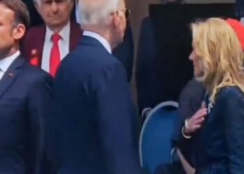 Videoja që po bën namin/Biden s’u ndahet gafave, ja ç’bëri në përvjetorin e “D-Day”