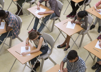 Ndodh sërish! Publikohen tezat e provimit të Matematikës