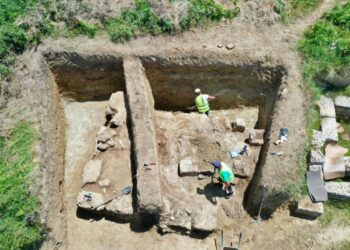 Zbulohet një tjetër varr monumental në hyrje të Parkut Arkeologjik të Amantias