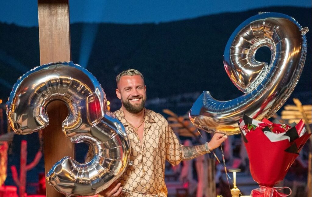 Brenda festës së 39-vjetorit të lindjes së Luiz Ejllit