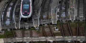 Incidentet e para, sulmohet rrjeti hekurudhor para nisjes së Lojërave Olimpike