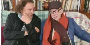 Timo Flloko poezi në nder të Ismail Kadaresë: Dhembjen, fillikat, me kë ta ndaj?
