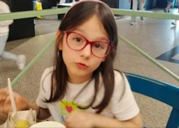 E çoi në një kamp veror, 7-vjeçarja shqiptare mbytet në liqen, babai: Dua drejtësi!