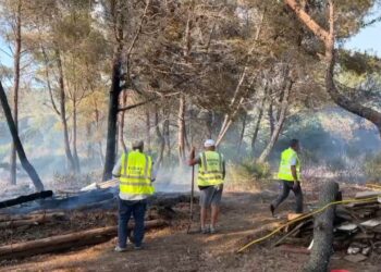 Nuk ka qetësi! Aktivizohet tjetër vatër zjarri në Shëngjin
