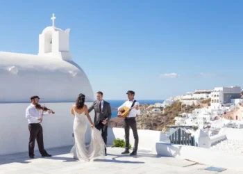 Këto shenja të zodiakut duan një dasmë me prift, me kurorë dhe një kumbar