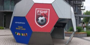 Supervizori i Kombëtares në telashe, dyshohet se kreu akt me punonjësen në Dortmund