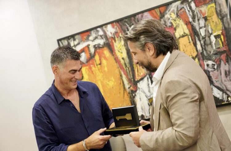 Dukagjin Lipa shpërblehet me një nderim prestigjoz: Të dua Prishtinë!