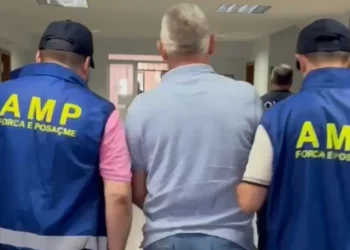 Dhunoi bashkëshorten pas një debati banal, arrestohet oficeri në Tiranë