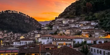 Qëndrime kritike nga UNESCO për autoritetet shqiptare, mbi Beratin dhe Gjirokastrën