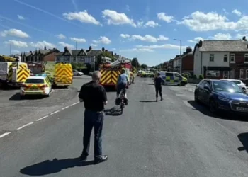 Masakër në Angli/ Sulmohen me thikë fëmijë e këmbësorë, raportohet për viktima