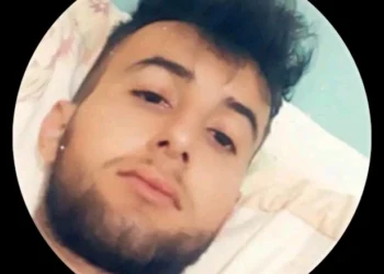 Publikohet fotoja/ Ja kush është 23-vjeçari që mbeti viktimë në Fier