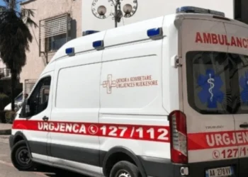 Po lundronte me jet ski me vëllanë në Ksamil/ Bie nga mjeti 14-vjeçarja