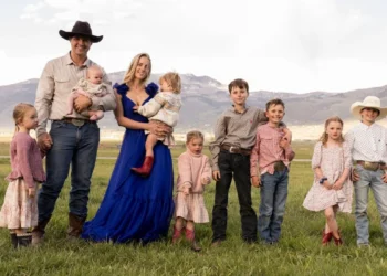 Ballerina Farm/ Pse të gjithë janë të fiksuar pas historisë së të resë?