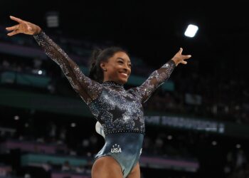 Me 6.000 kristale Swarovski, gjimnastja amerikane rrëmbeu medalje ari olimpike