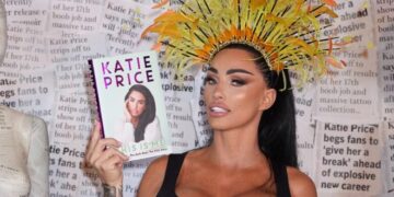 Modelja e njohur në telashe, lëshohet urdhër arrest për Katie Price