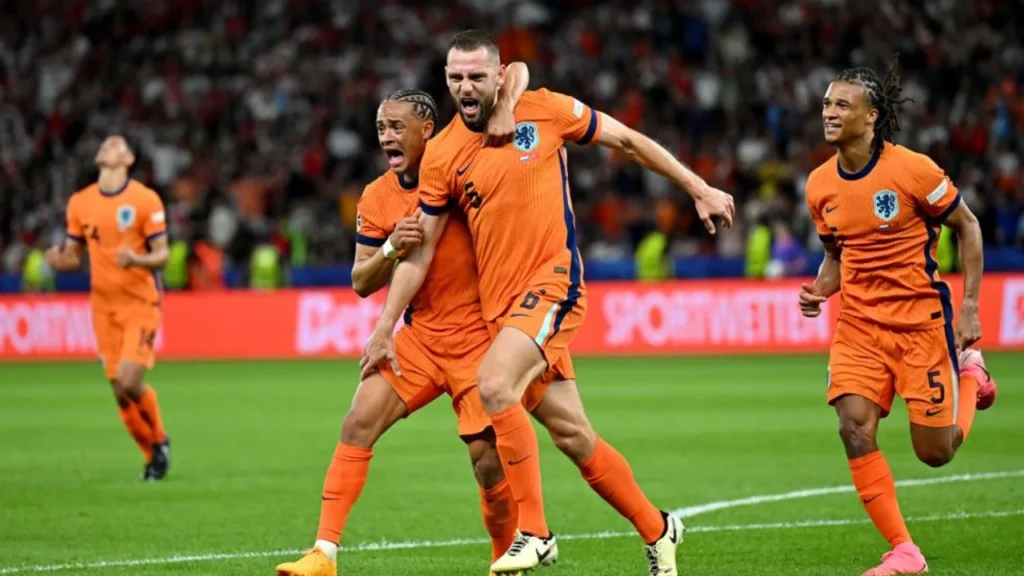 Holanda “fluturuese”, mund me përmbysje Turqinë në Berlin dhe shkon në gjysmëfinale