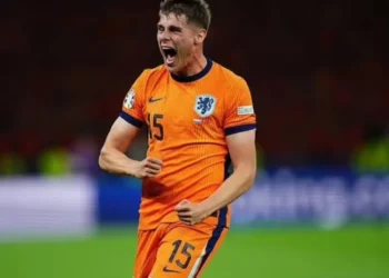 “Saka nuk na frikëson”, mbrojtësi i Tottenham: Van Dijk nuk e ka problem!