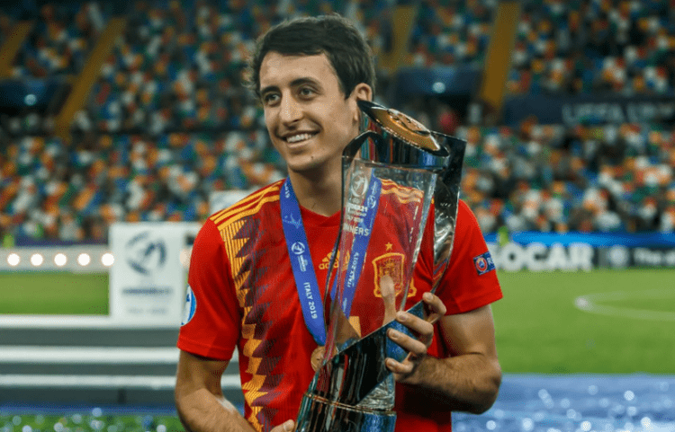 Heroi i Spanjës shpallet tradhtar, e ëma s’lejohet të dalë nga shtëpia