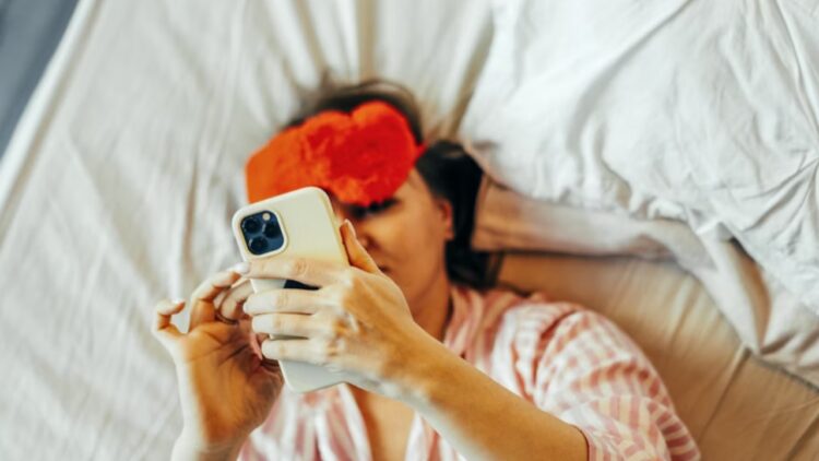 Jeni ju? Shenjat e horoskopit që harxhojnë më shumë kohë online