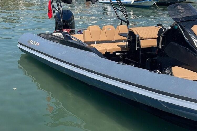 E rëndë në Karaburun, 56-vjeçari plagoset nga helikat e gomones, niset te Trauma