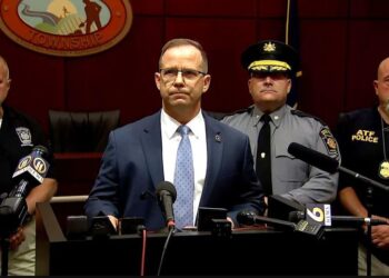 Terrori në Pensilvani/ FBI: Të shtënat ishin atentat kundër ish-presidentit Trump