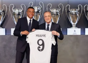 Perez “thumbon” PSG në prezantimin e Mbappe: Këta njerëz nuk do të braktisin kurrë