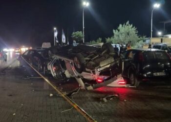 Aksident i frikshëm/ Dy makina përplasen në Lezhë, bëhen “copash” 8 të tjera