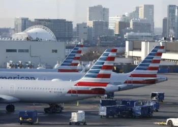 28 mijë fluturime të anuluara, si paraqitet situata disa orë pas “black out”