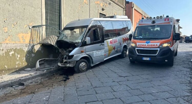 Përplaset autobusi me turistë shqiptarë në Katania, 16 të plagosur