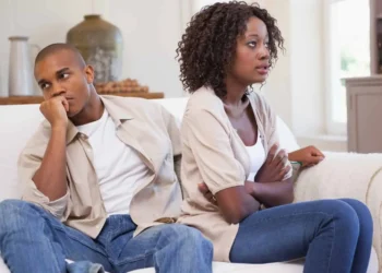 Tre gabime të cilat femrat nuk ua falin meshkujve në krevat