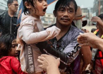 Tajfun në Filipine, mijëra persona zhvendosen nga banesat, 13 viktima