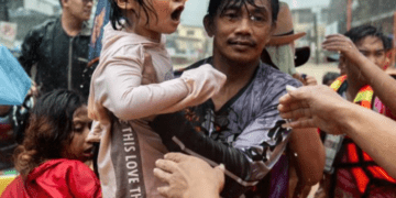 Tajfun në Filipine, mijëra persona zhvendosen nga banesat, 13 viktima