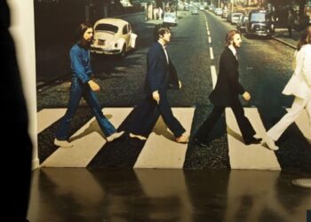 Syzet e John Lennon dalin në ankand me shifrën “e çmendur”