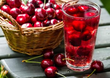 Disa nga përfitimet që sjell konsumimi i lëngut të qershisë