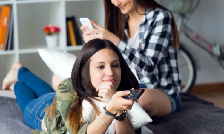 Shenjat që mbajnë distancë nga thashethemet dhe intrigat