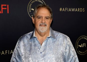 Bota e kinemasë në zi, producenti i Titanic e Avatar ndahet nga jeta