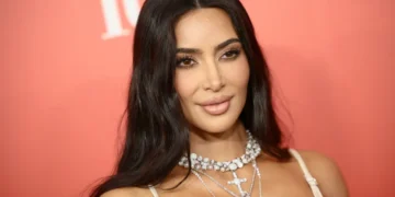 Veshja e tretë, Kim Kardashian shkëlqen në dasmën e çiftit më të pasur në Indi