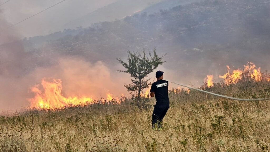 Dropulli dhe Finiqi mes flakëve/2 vatra të mëdha zjarri, ndërhyrje nga toka dhe ajri