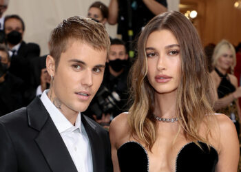 Pritjes i erdhi fundi! Justin dhe Hailey Bieber bëhen prindër për herë të parë